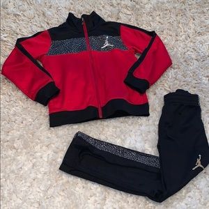 NIKE JORDAN sweats outfit.